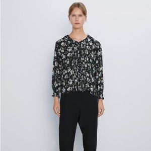 NWT ZARA printed blouse top with pleats S